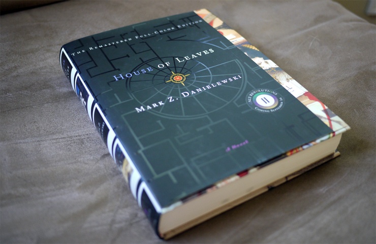 роман «Дом листьев»