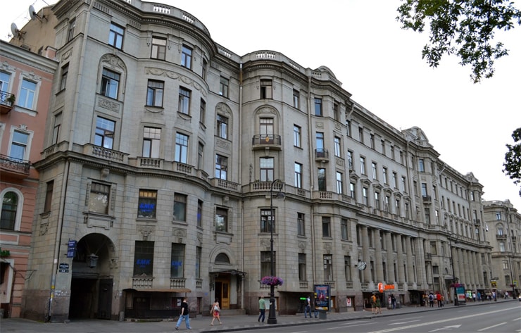 Дом трёх Бенуа