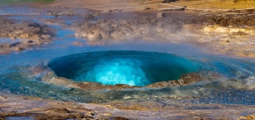 Гейзер Строккюр