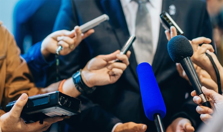 Эксперт по связям с общественностью