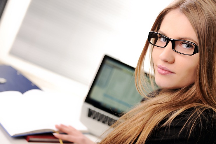 наличие ума у девушки