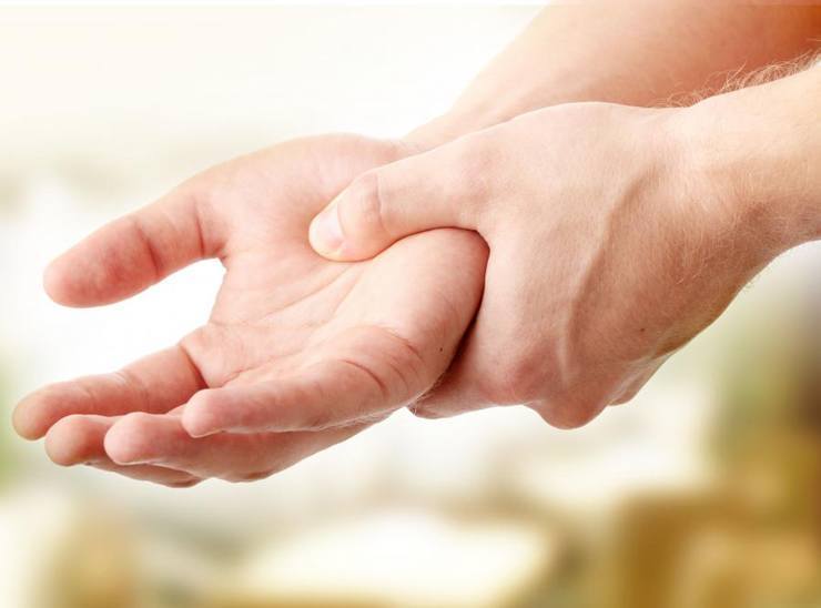 Почему «затекают» конечности?