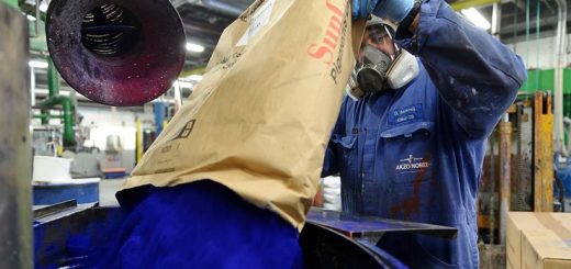 Рабочий лакокрасочных цехов