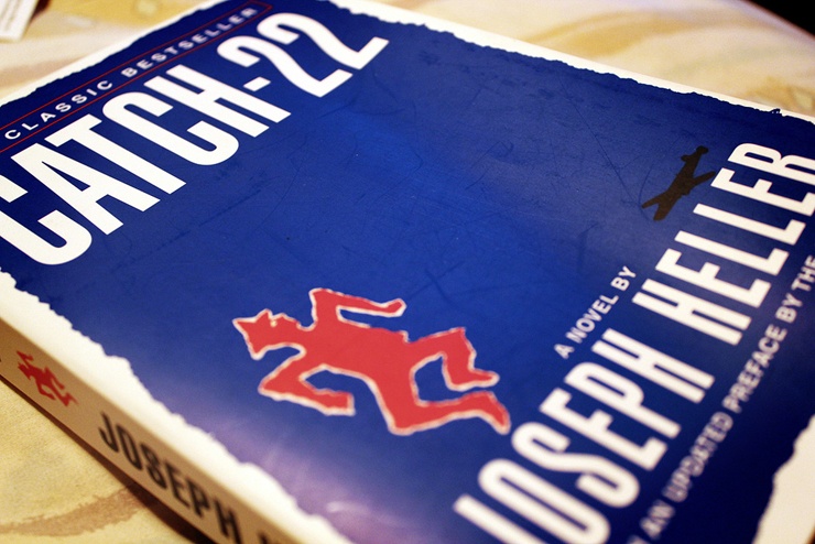 военный роман «Уловка-22»