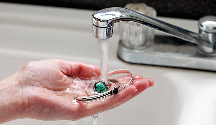 почистить изумруд